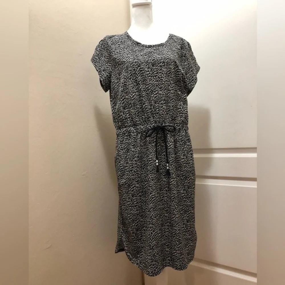 NWT Talbots short sleeve midi dress. Length 40” armpit/armpit 20”, shoulders 15”